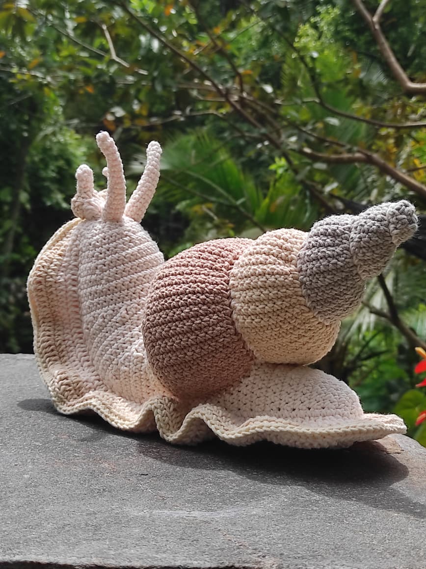 Handmade Crochet Snail – Soft Amigurumi Home Décor - Image 4